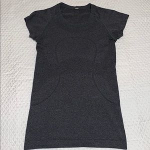 Lululemon swiftly tech short sleeve